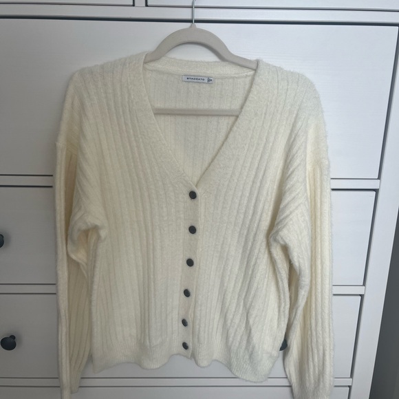 Fuzzy button down ribbed cardigan with balloon sleeve. Size M. BNWOT - Picture 1 of 5